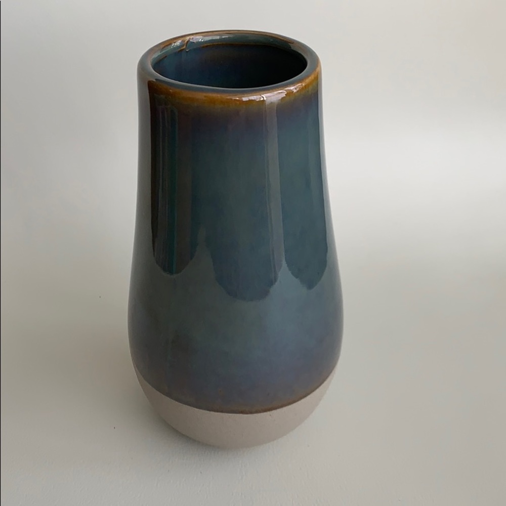 Beautiful No Concept Small Vase
